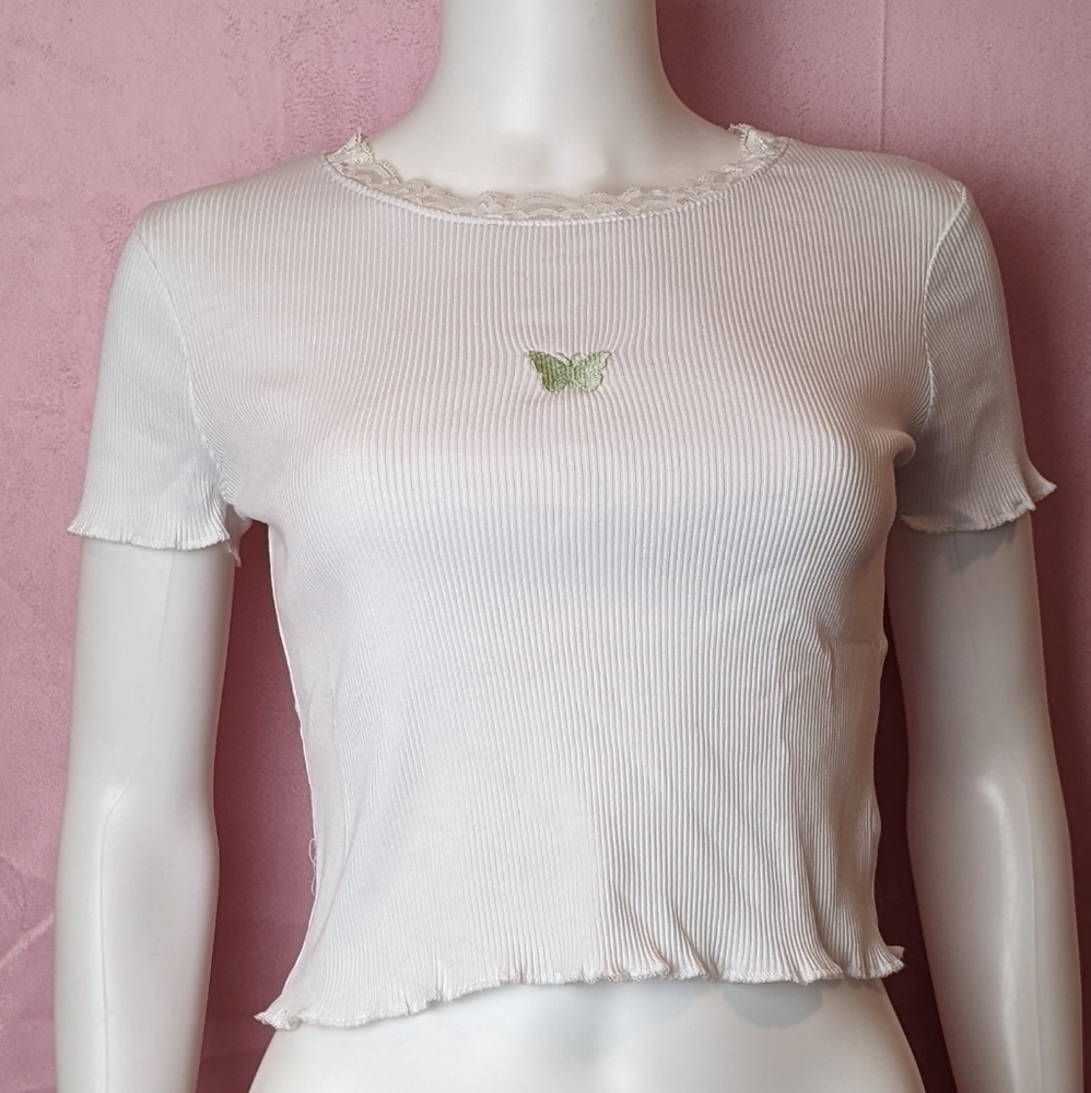 Daisy Street Dolls Kill White Butterfly Embroidery Short Sleeve Crop Top Medium